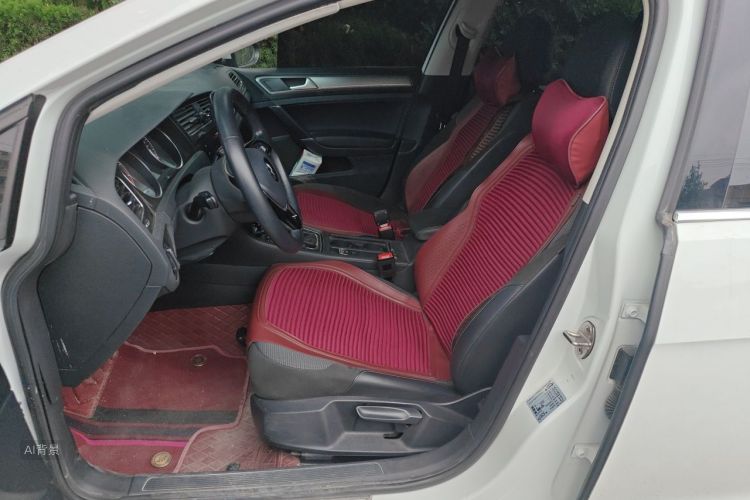 Volkswagen Golf 2020 car image #17