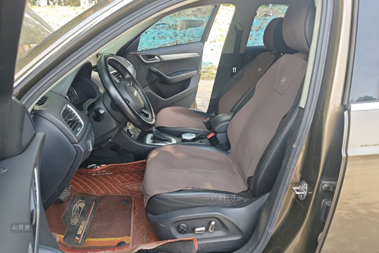 Audi Q3 2019 car image #17