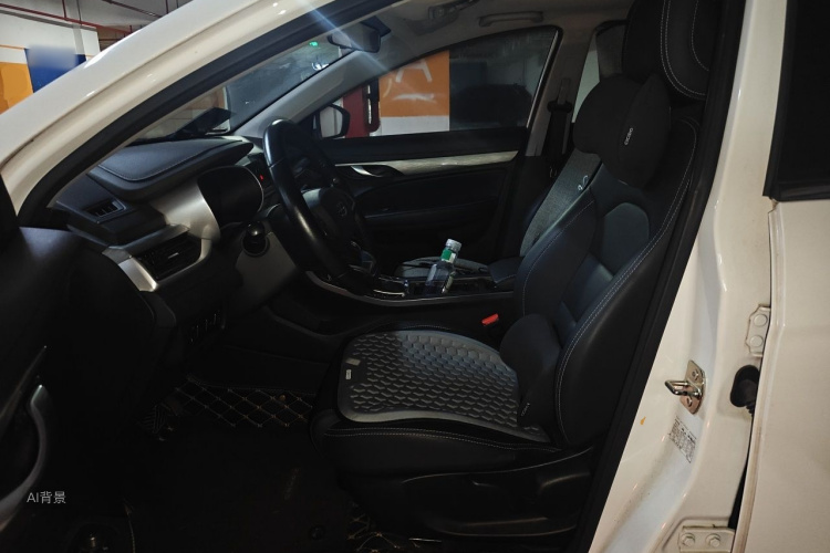 GEELY Emgrand 2019 #17 GEELY Emgrand 2019 car image #17