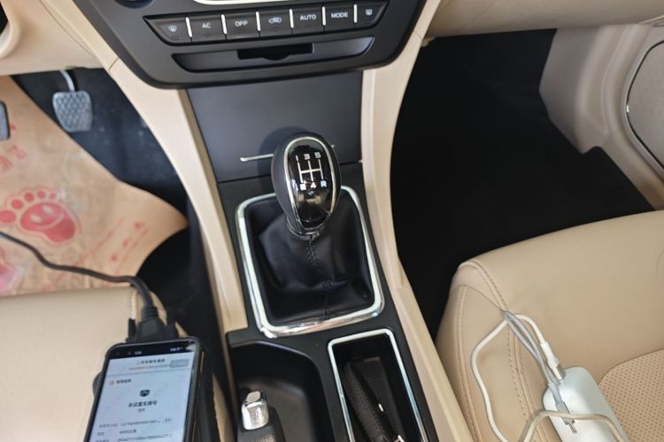 GEELY Emgrand 2017 car image #14