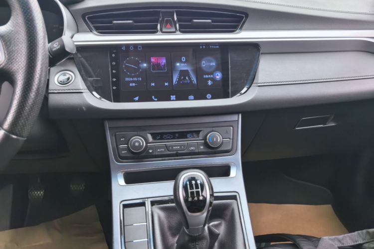 GEELY Emgrand 2018 car image #13