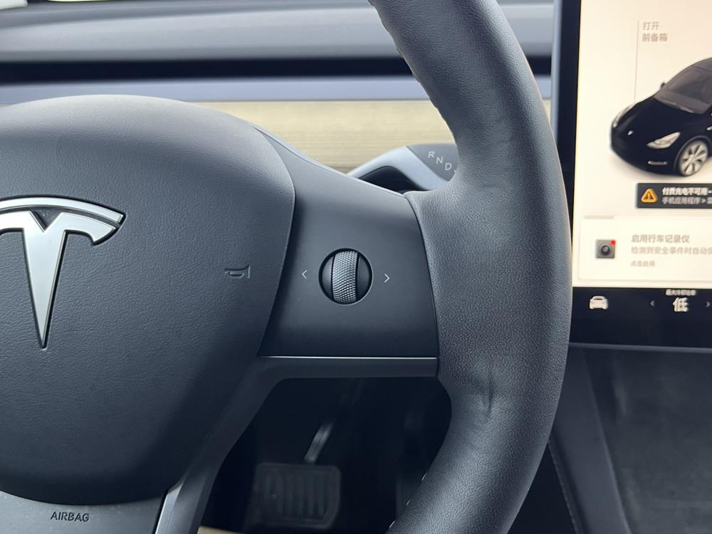 Tesla Model Y 2021 صورة سيارة #12