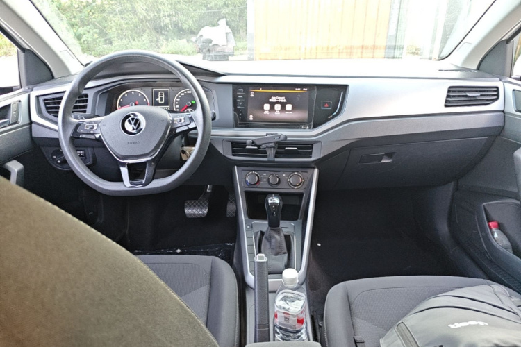 Volkswagen Polo 2021 car image #10