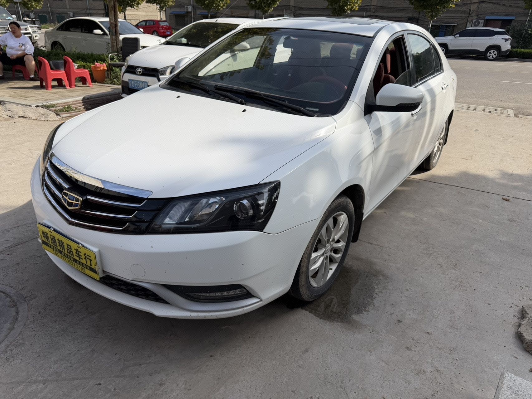 GEELY Emgrand 2014 GEELY Emgrand 2014 immagine di auto