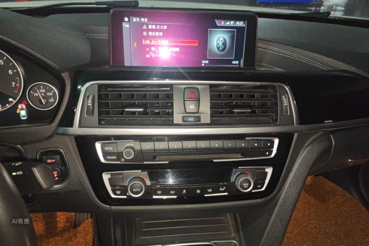 BMW 3 Series 2019 car image #15