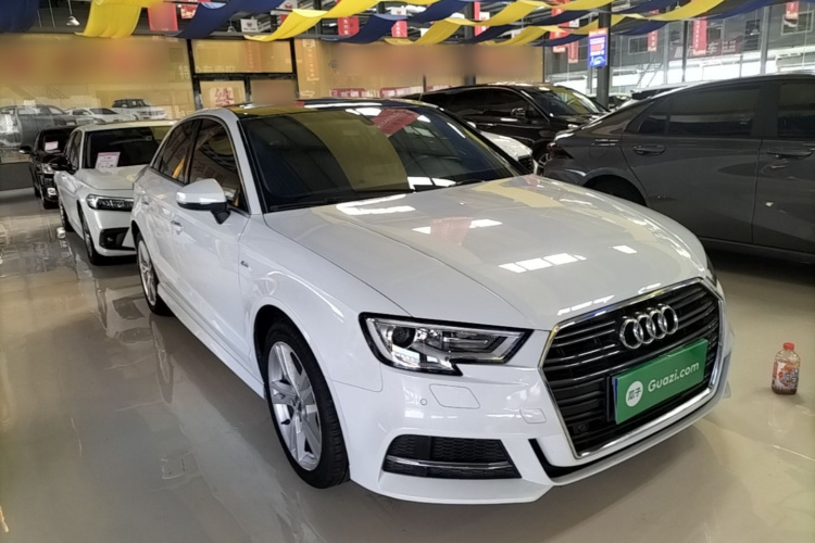 Audi A3 2018 immagine di auto #4