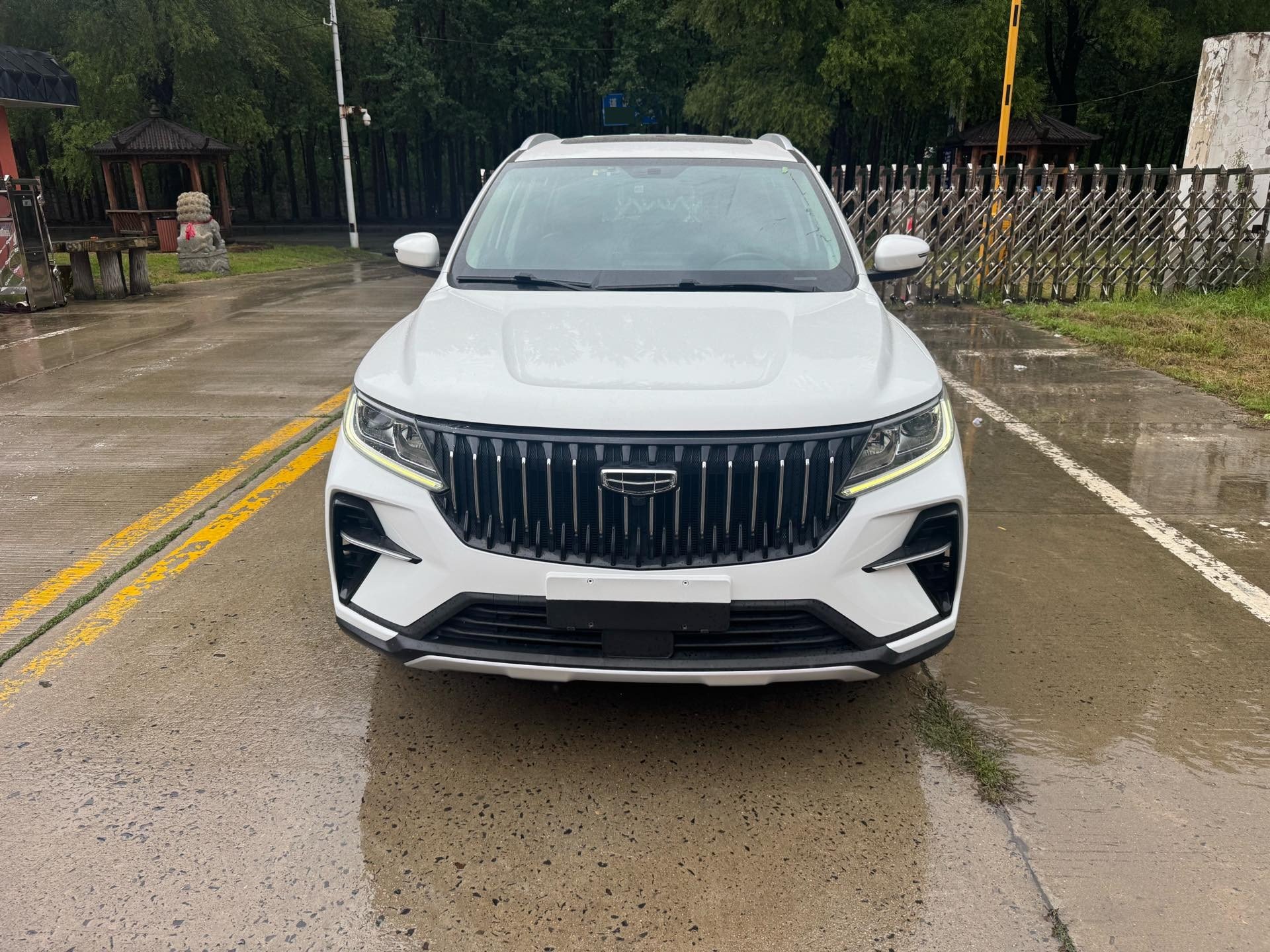 GEELY Vision X6 2022 car image #2