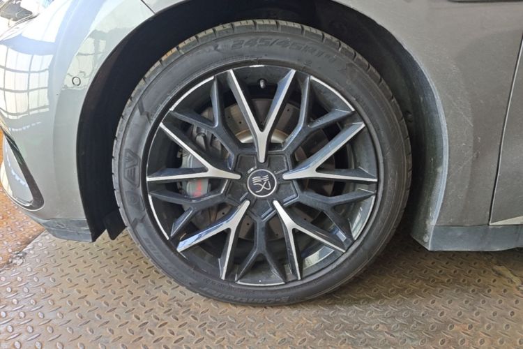 BYD Han 2022 car image #9