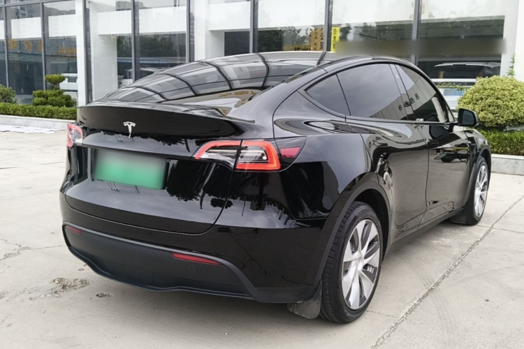 Tesla Model Y 2022 #7 Tesla Model Y 2022 car image #7