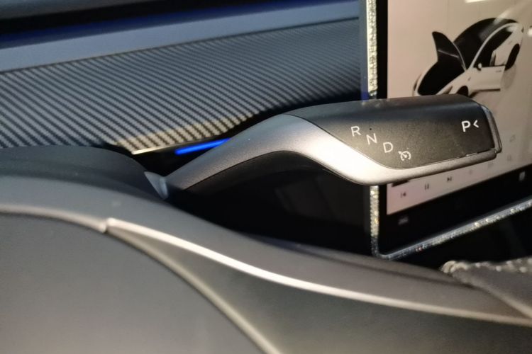 Tesla Model 3 2023 car image #17