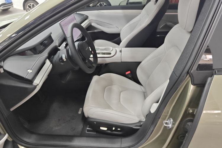 MI SU7 2024 immagine di auto #15