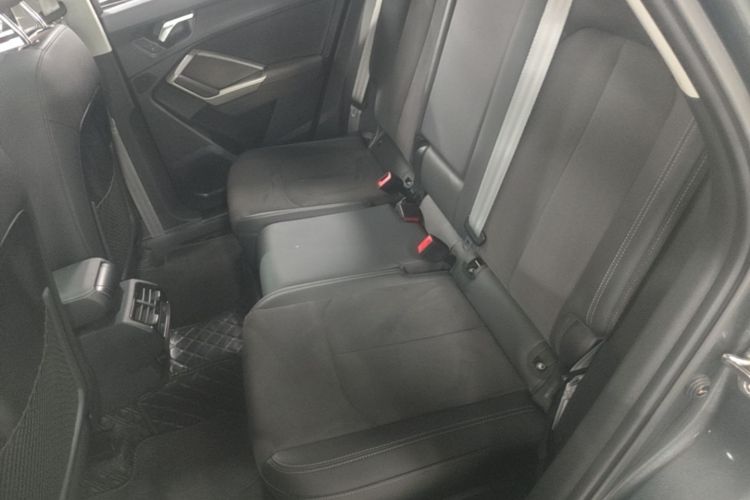 Audi Q3 2023 car image #17