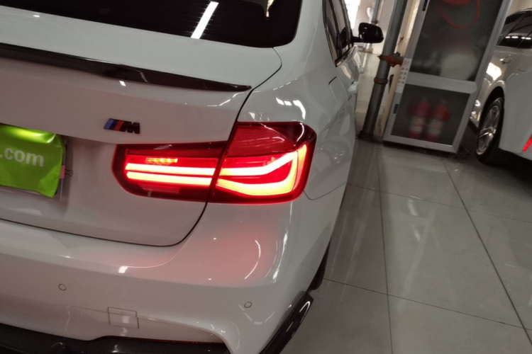 BMW 3 Series 2018 #8 BMW 3 Series 2018 car image #8