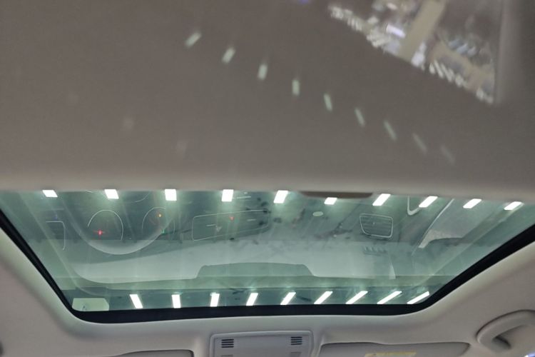 Volkswagen Golf 2019 car image #18
