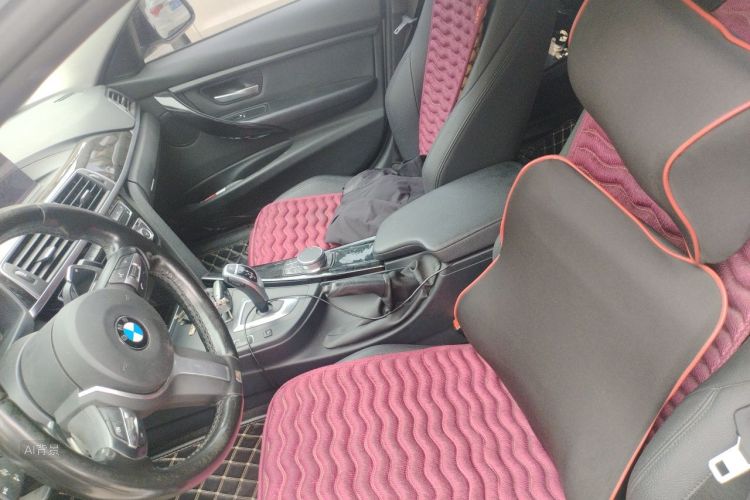 BMW 3 Series 2019 car image #17