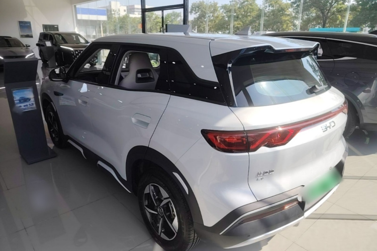 BYD YuanUP 2024 #7 BYD YuanUP 2024 car image #7