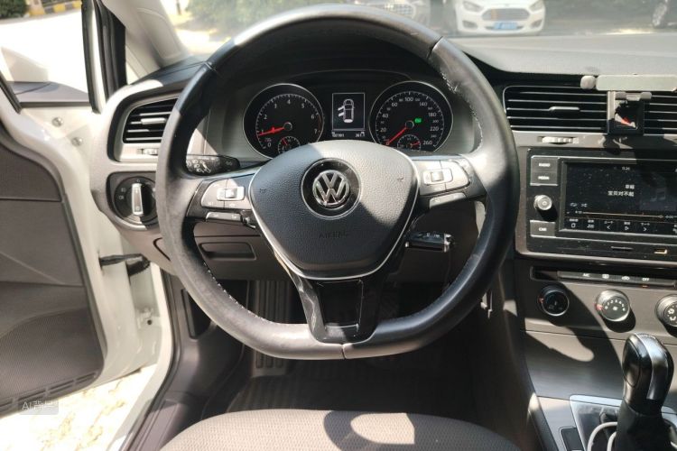 Volkswagen Golf 2016 car image #12