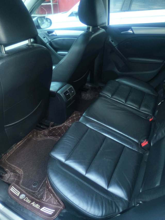 Volkswagen Golf 2012 car image #8