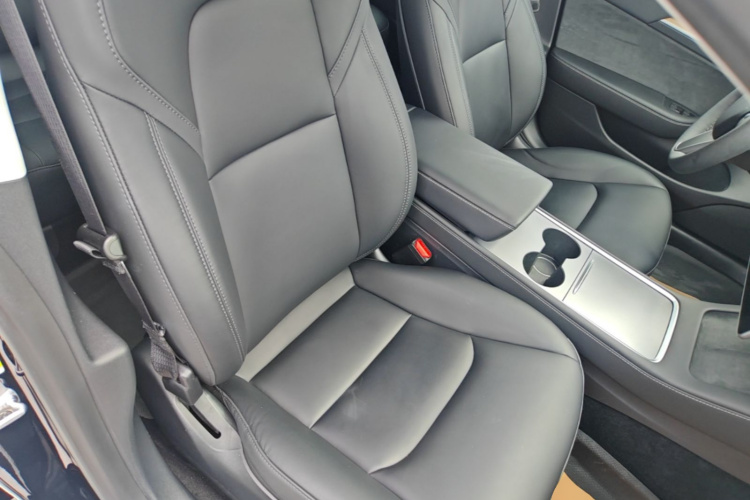 Tesla Model 3 2023 car image #24