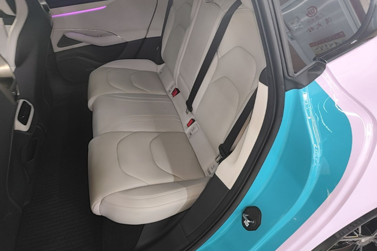 MI SU7 2024 car image #13