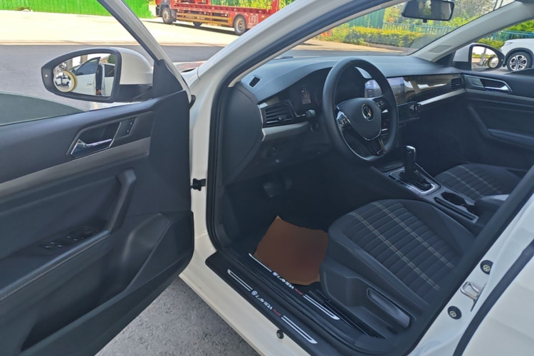 Volkswagen Lavida 2020 imagen de coche #16