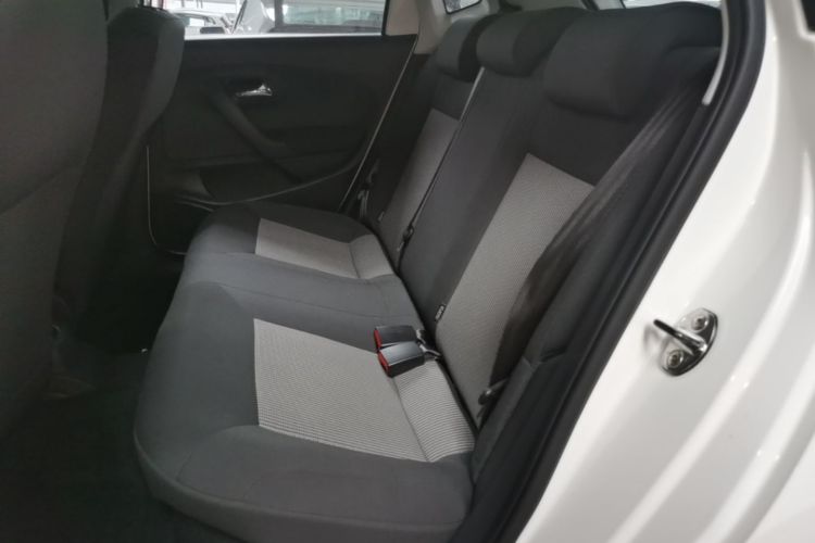 Volkswagen Polo 2017 car image #13
