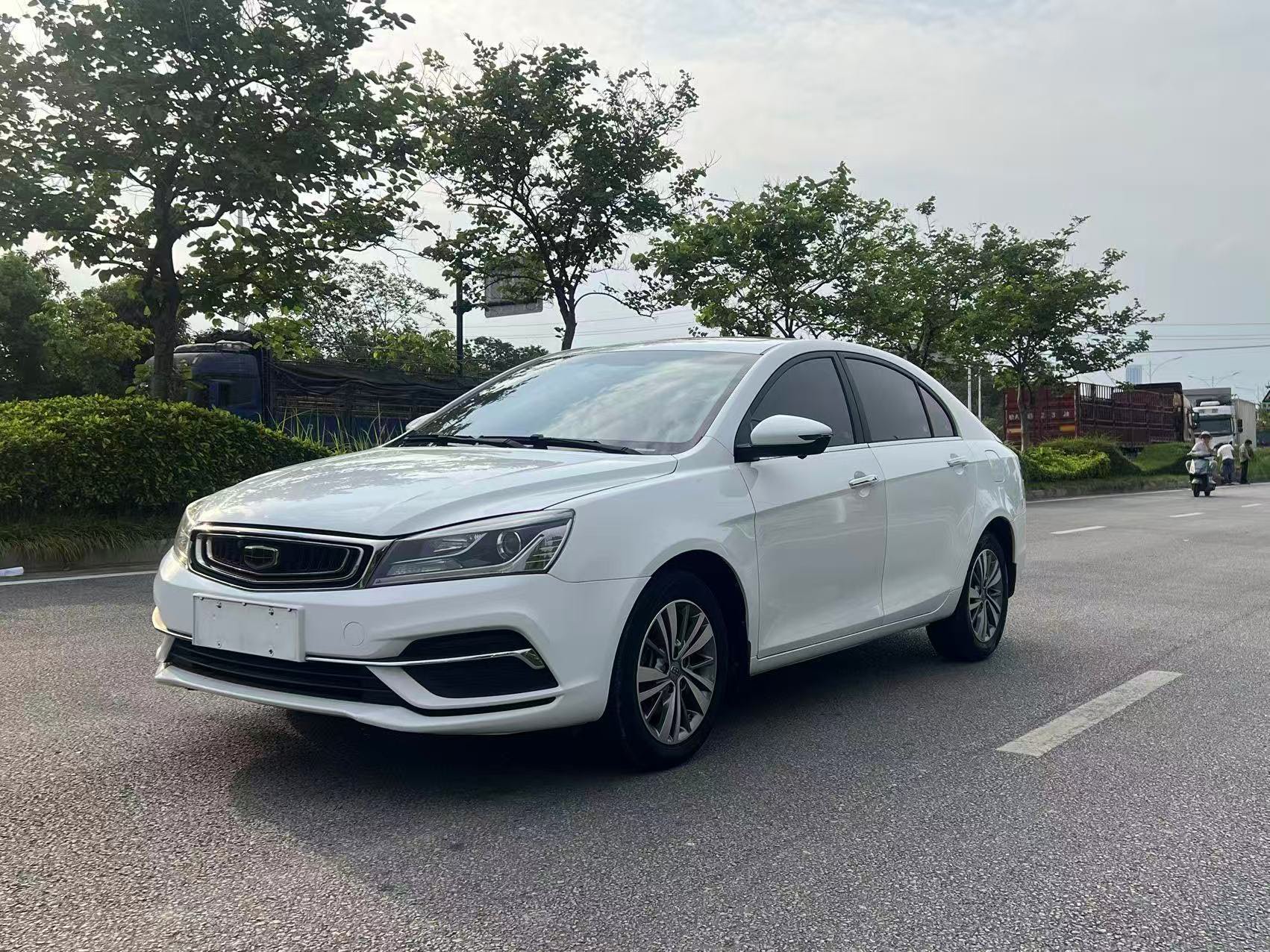 GEELY Emgrand 2018 car image 