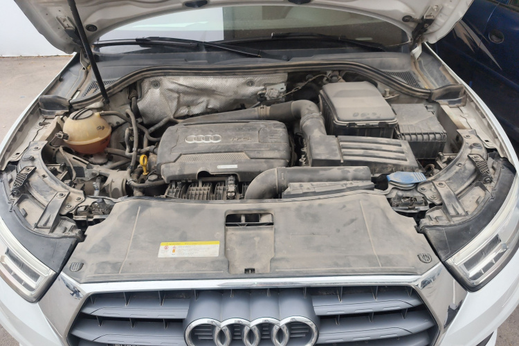 Audi Q3 2017 car image #20