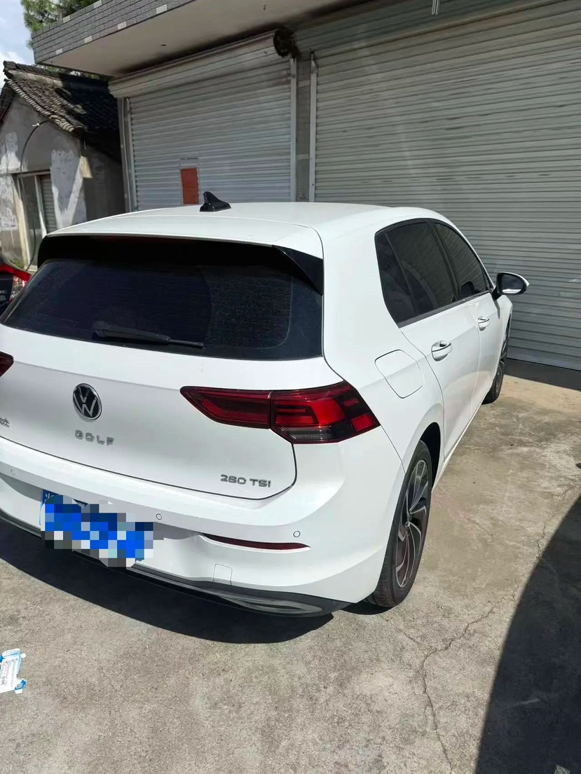 Volkswagen Golf 2023 car image #6