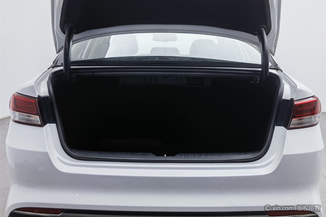 Kia K5 2016 car image #17