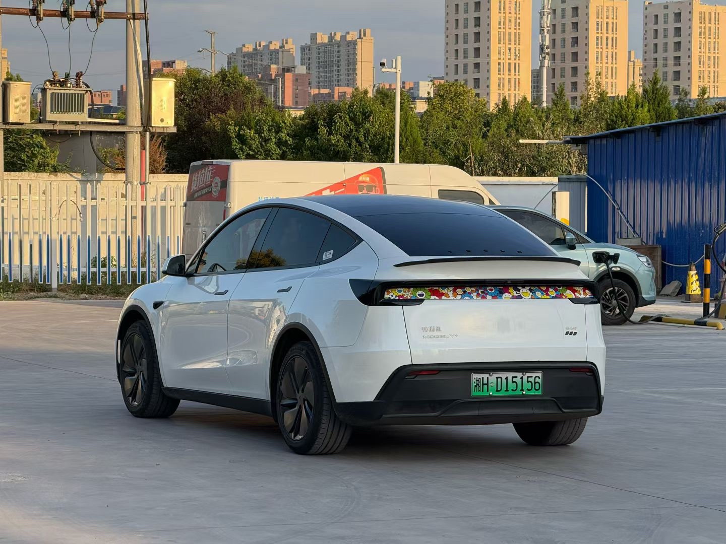 Tesla Model Y 2025 car image #3