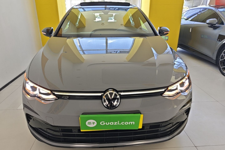 Volkswagen Golf 2024 car image #3