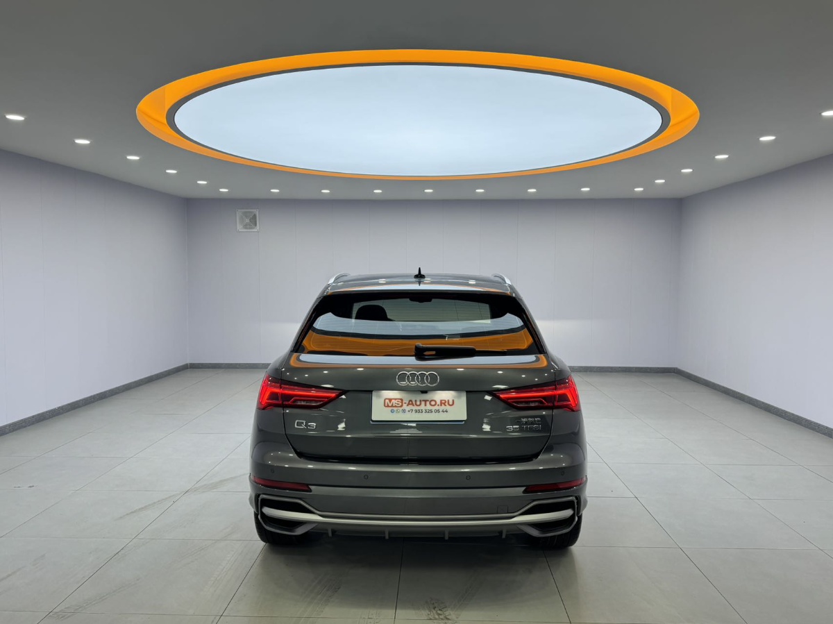 Audi Q3 2022 car image #5