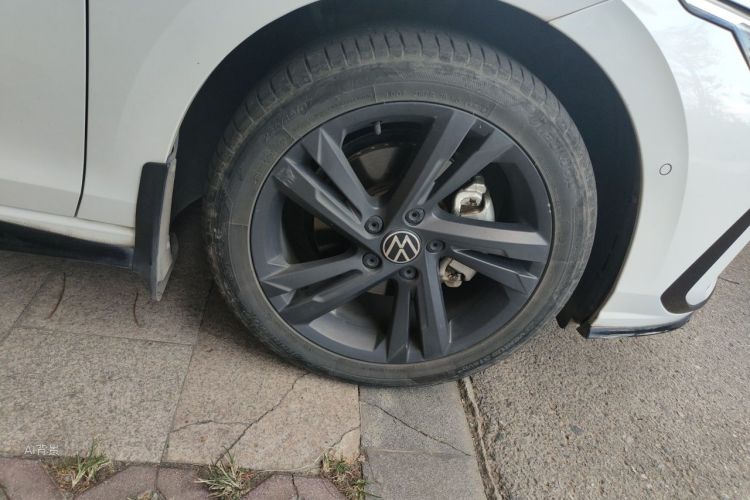 Volkswagen Golf 2022 car image #9