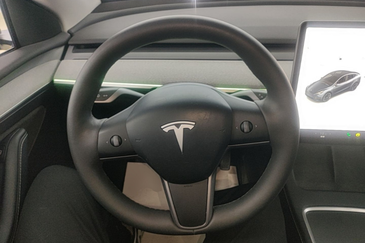 Tesla Model Y 2024 #11 Tesla Model Y 2024 car image #11