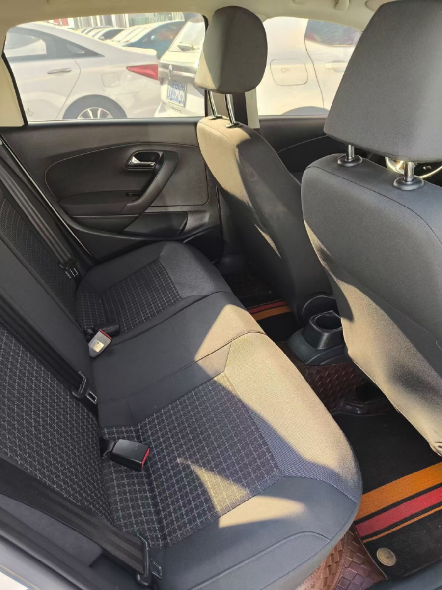 Volkswagen Polo 2019 car image #4