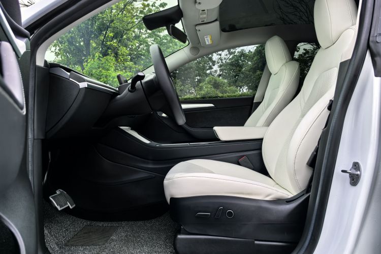 Tesla Model Y 2023 #9 Tesla Model Y 2023 car image #9