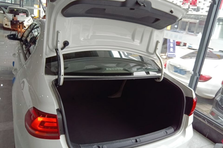 Volkswagen Lavida 2018 car image #19