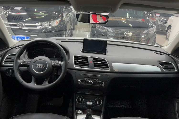 Audi Q3 2018 #12 Audi Q3 2018 изображение автомобиля #12