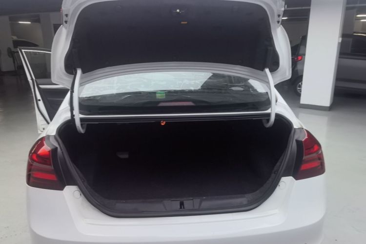 GEELY Emgrand 2019 #19 GEELY Emgrand 2019 car image #19