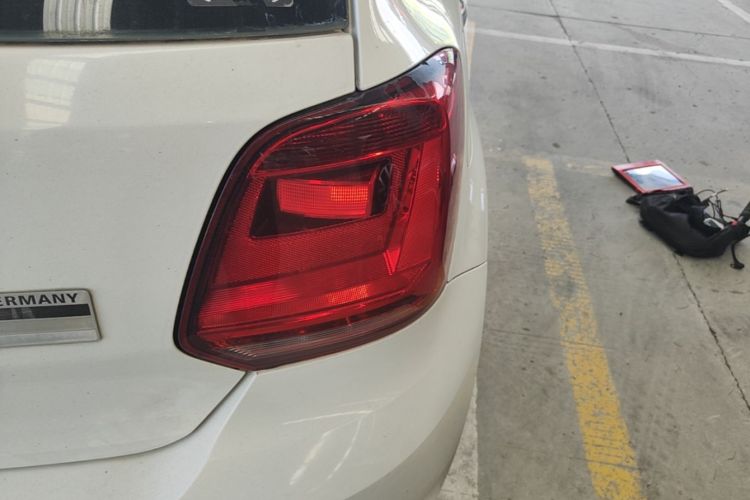 Volkswagen Polo 2015 #8 Volkswagen Polo 2015 car image #8