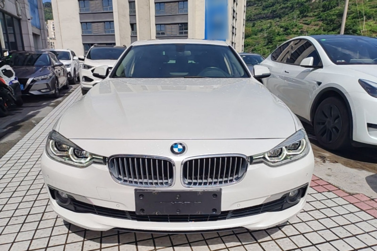 BMW 3 Series 2018 #3 BMW 3 Series 2018 car image #3