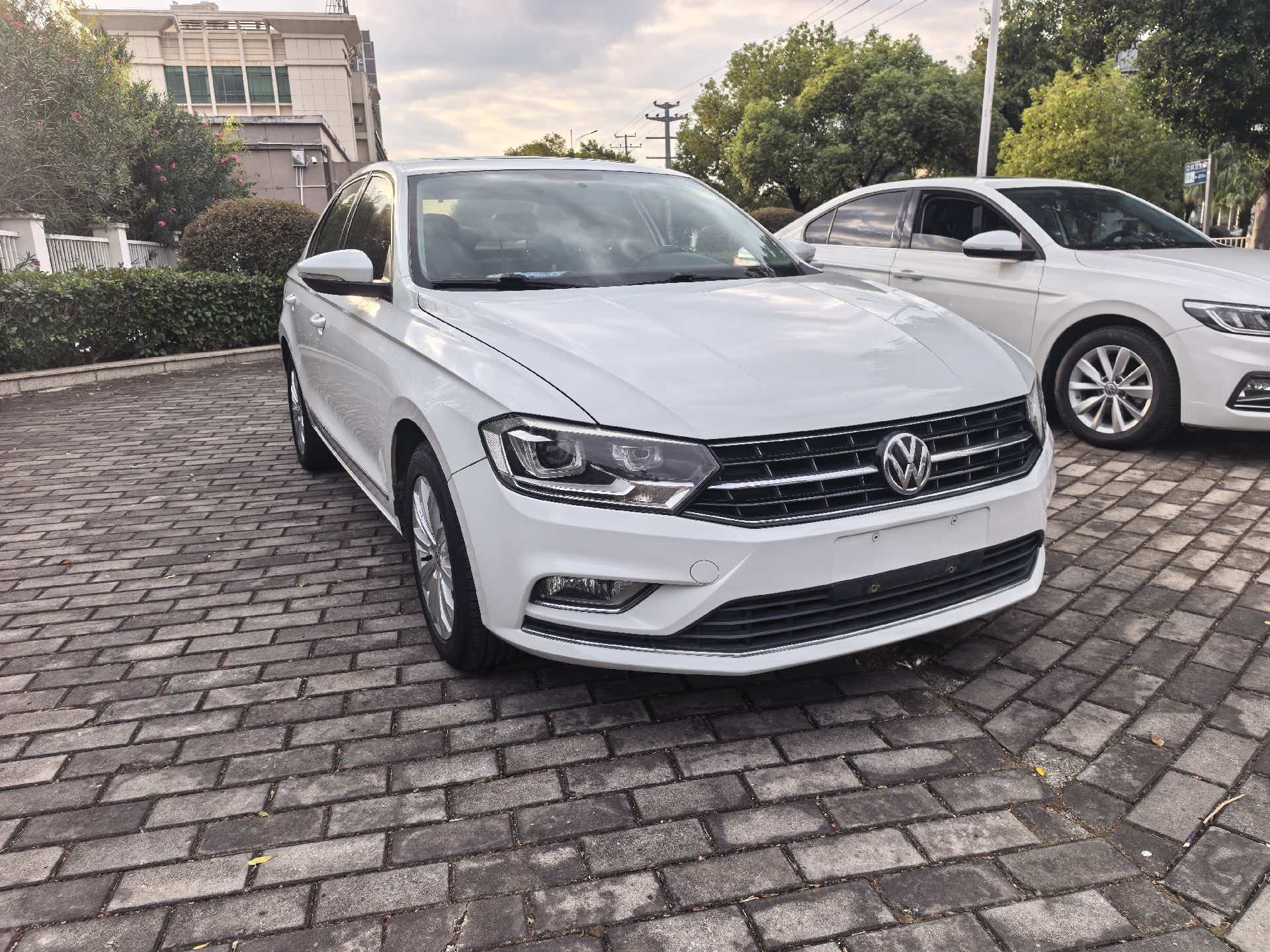 Volkswagen Bora 2018 imagen de coche #2