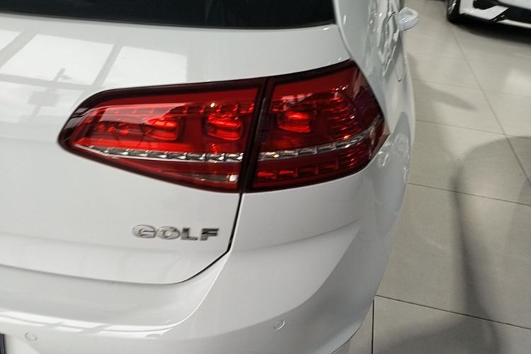 Volkswagen Golf 2015 car image #8