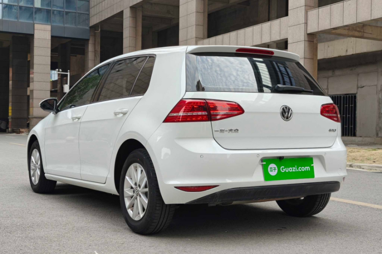 Volkswagen Golf 2016 car image #5