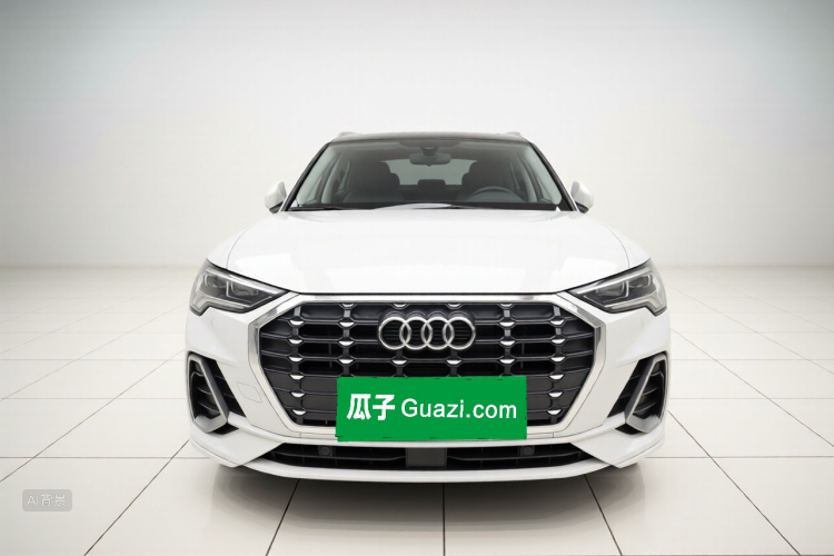 Audi Q3 2022 car image #3