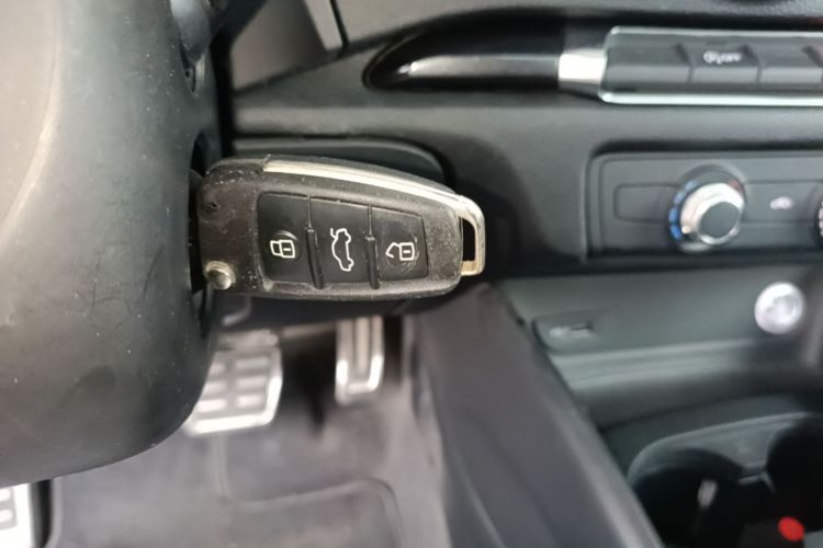 Audi A3 2018 car image #9