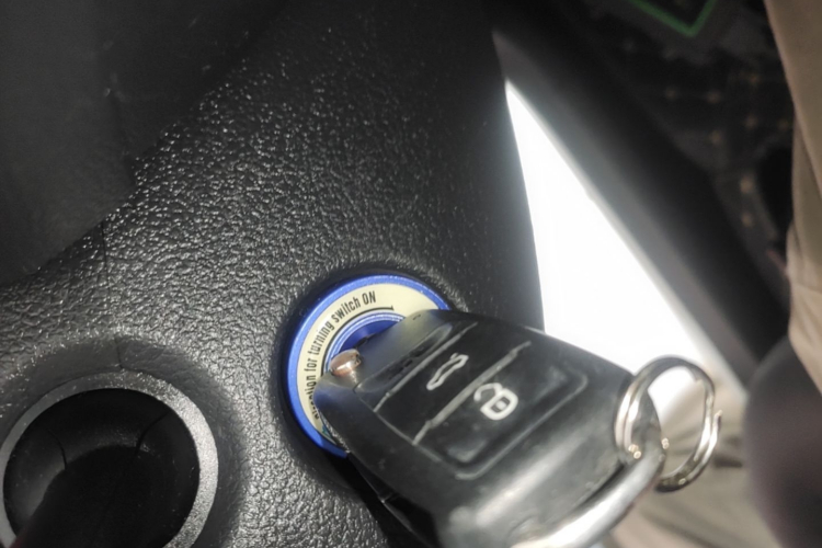 Volkswagen Santana 2016 car image #9