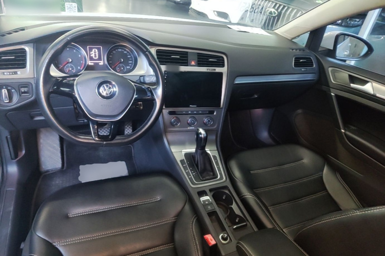 Volkswagen Golf 2016 car image #11