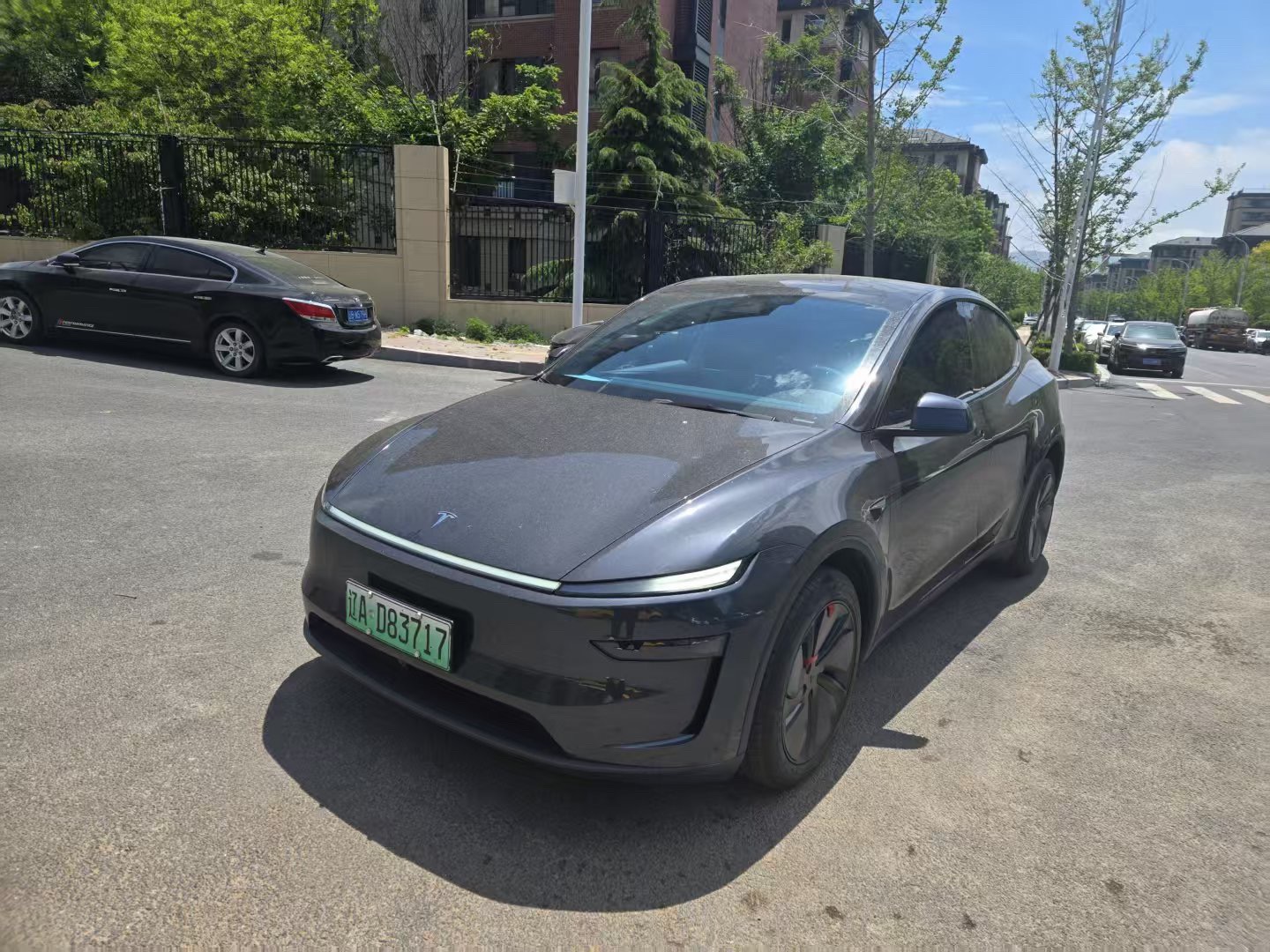 Tesla Model Y 2025 Tesla Model Y 2025 car image